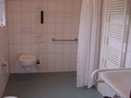 Zur vergrösserten Ansicht Rollstuhl Ferienwohnung Rügen behindertengerecht Ostsee Rügen