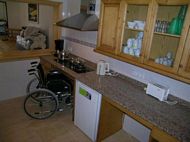 Rollstuhlgerechte Küche Rollstuhlgerechtes Ferienhaus Finca Mallorca behindertengerecht Can Picafort