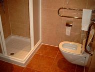WC mit Haltegriff Rollstuhlgerechtes Hotel Mallorca behindertengerecht Playa de Palma